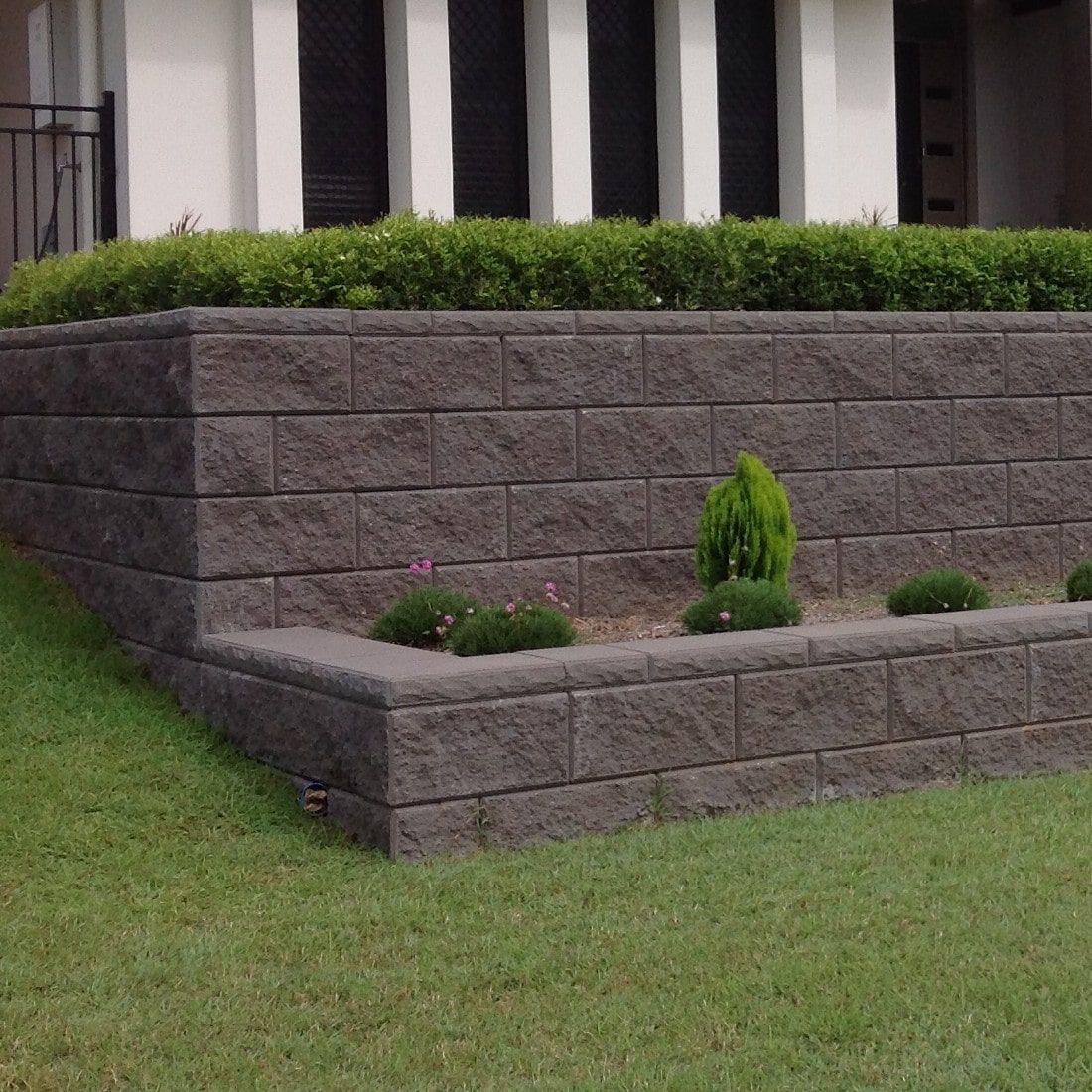 Apex Masonry Trendstone Standard Cap Charcoal