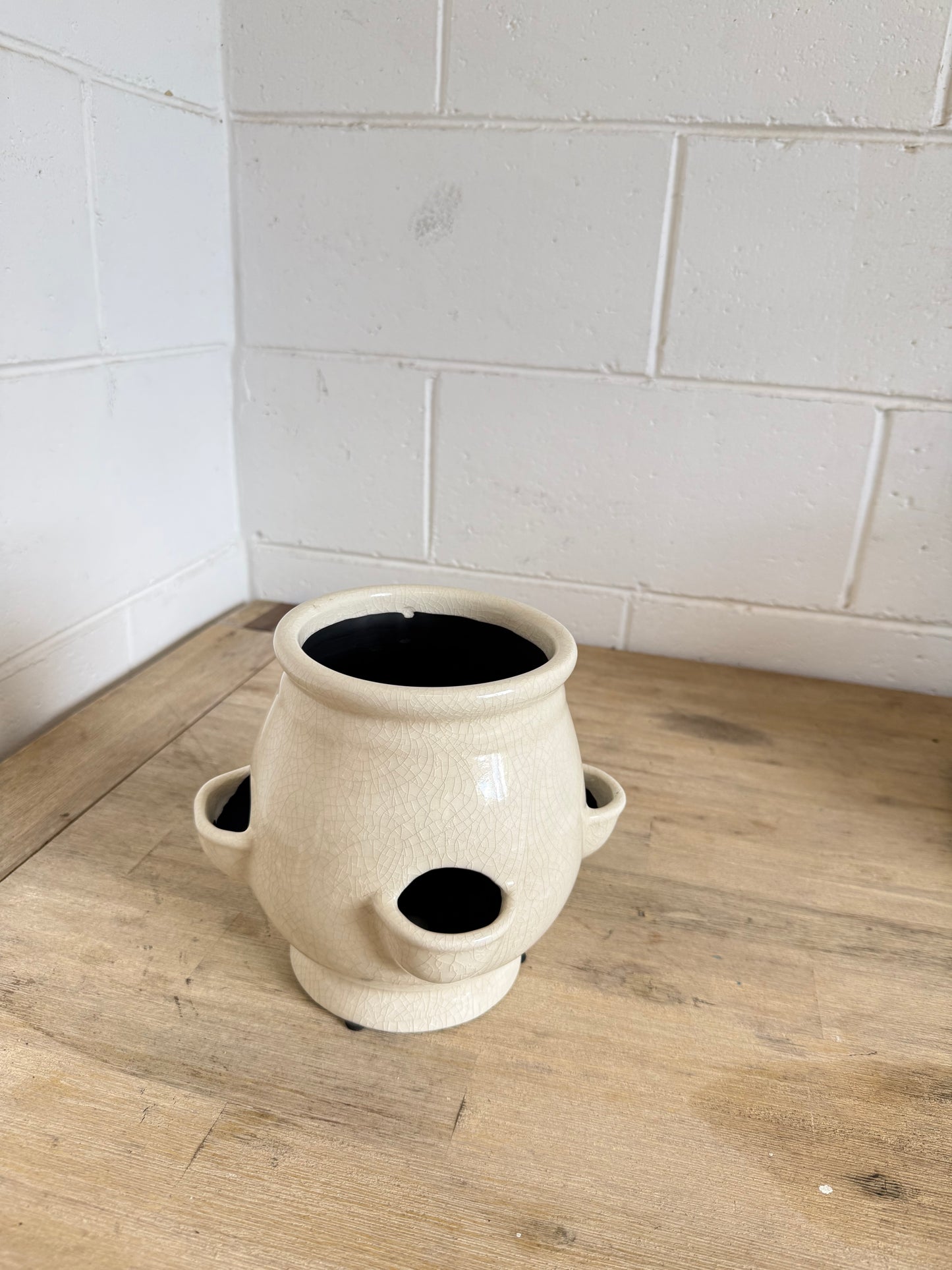 White Strawberry Pot