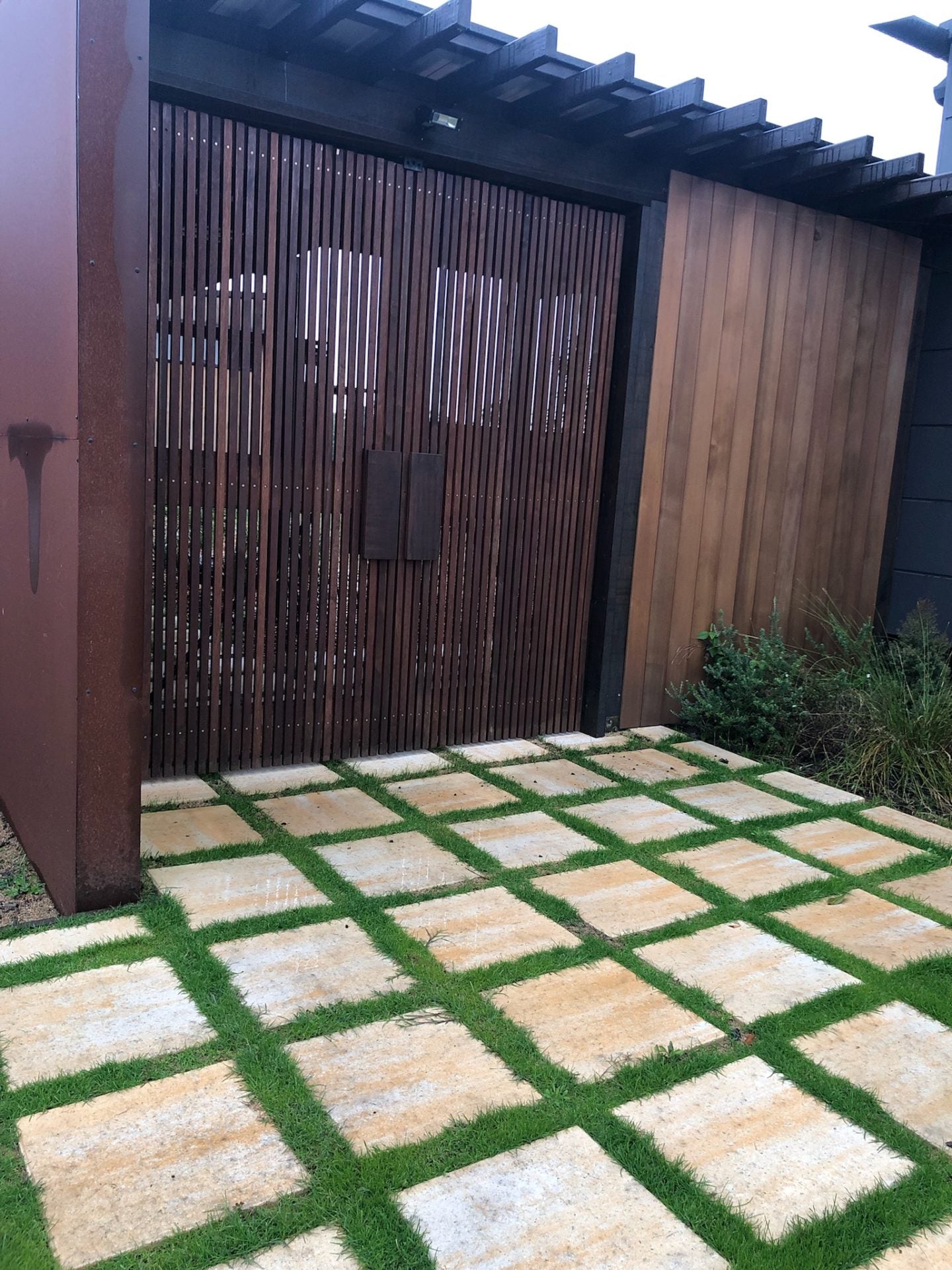 Apex Masonry LedaPAVE 400x400x40 Canyon