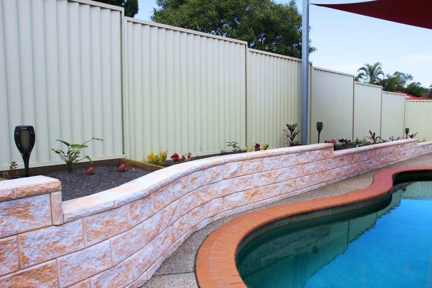 Apex Masonry Trendstone Designer Corner Fraser Coral